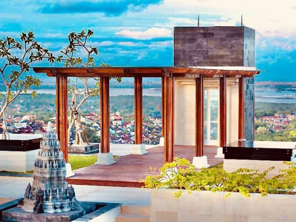 Brand new villa for sale in Ungasan overlooking blue ocean, mountain and city