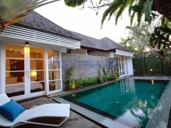 Full furnished villa for sale in Jl. Mertasari, Kerobokan, Badung