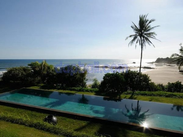 Beachfront & cliff front villa for sale in Pantai Soka, Tabanan