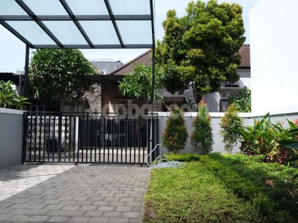 Minimalist house for sale behind Pepito, Taman Griya Jimbaran