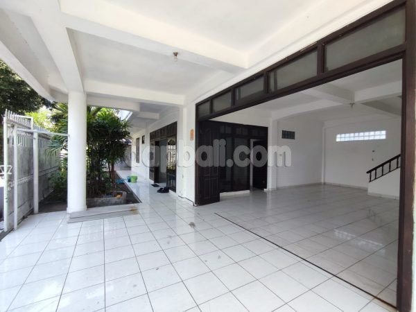 House and 8 room boarding house for sale in Jl. Mandiri, Taman Griya, Jimbaran