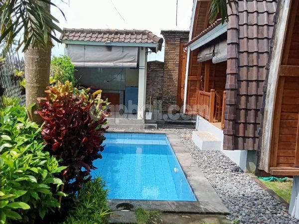 Joglo villa with rice field view in Jl. Pantai Seseh, Munggu