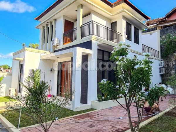 Second-maintenance house for freehold sale/yearly rent in Taman Griya, Jimbaran