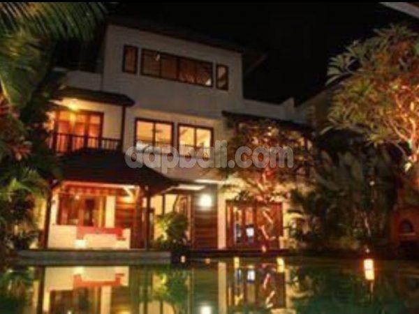 5BR villa with 200 m walking distance to Echo beach, Canggu