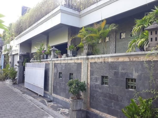 Elegant minimalist house in a strategic area of Pedungan, Denpasar Selatan