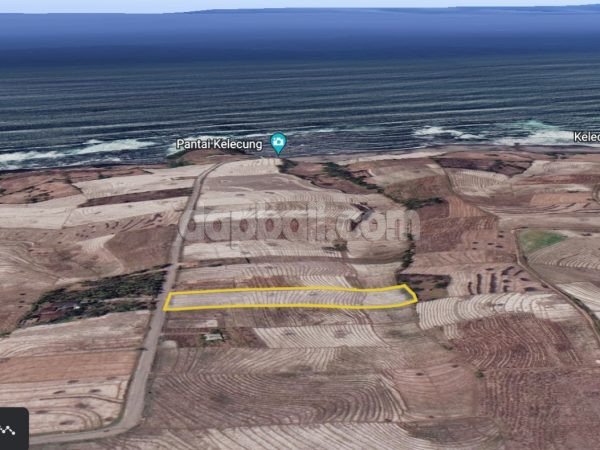 3000 sqm seaview land in the main riad of Pantai Klecung