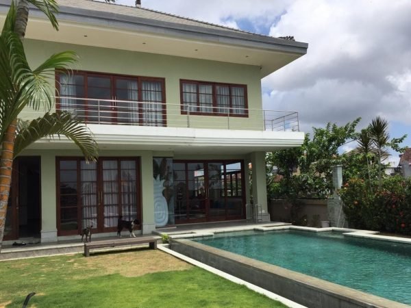 Classic Modern villa for sale in Padonan, North Canggu