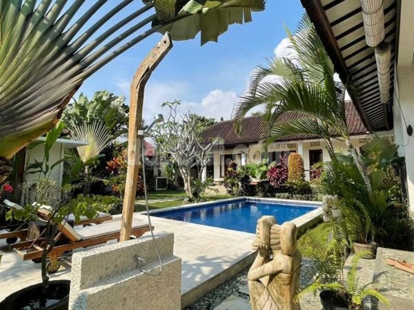 Delightful four bedroom villa nestled in a quiet village near sought-after Kedungu Beach