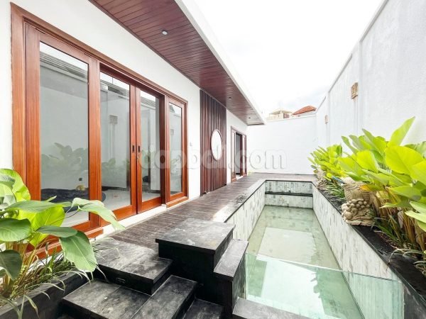 Stunning minimalist villa for sale in Kayutulang, Canggu