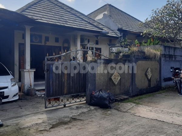 Old house need renovation located in a prime area of Canggu