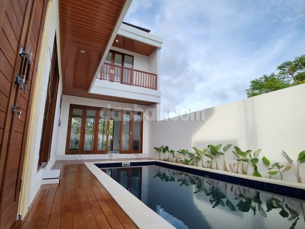 Brand New !! A villa with rice field scenery in Tibubeneng, Canggu