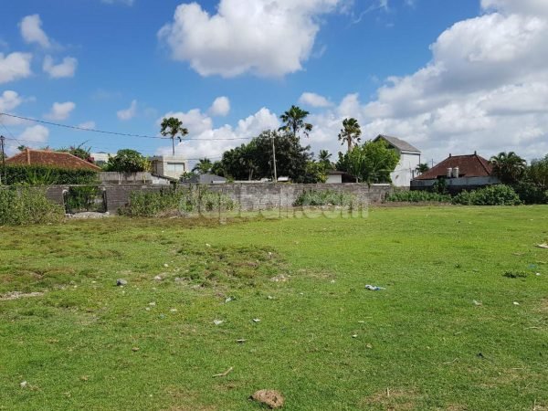 36850 - 1670 sqm vacant land with greeny field view in Berawa, Canggu