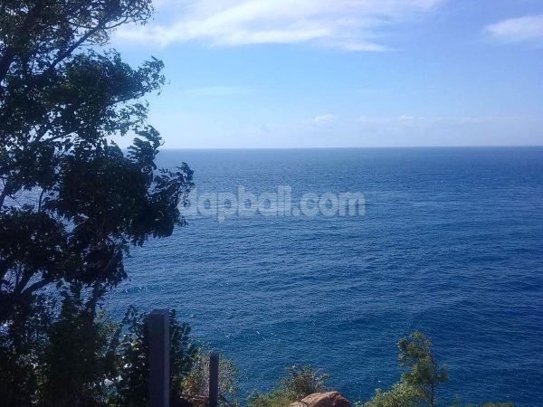 21623 - 5600 sqm beachfront land in Amed, Karangasem