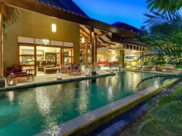 Grandiose Ten Bedroom Villa Complex at the Heart of Seminyak