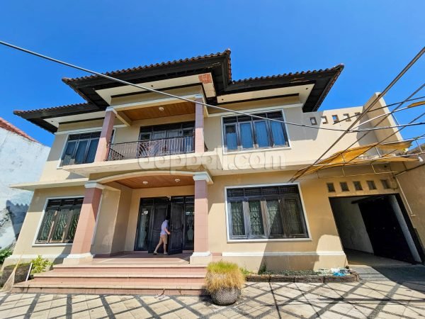 26280-A big house/mansion for sale in Gatot Subroto, Denpasar Utara, Bali