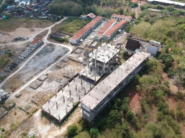 Premium land of 9630 sqm with building as bonus in Jl Darmawangsa, Nusadua, Bali