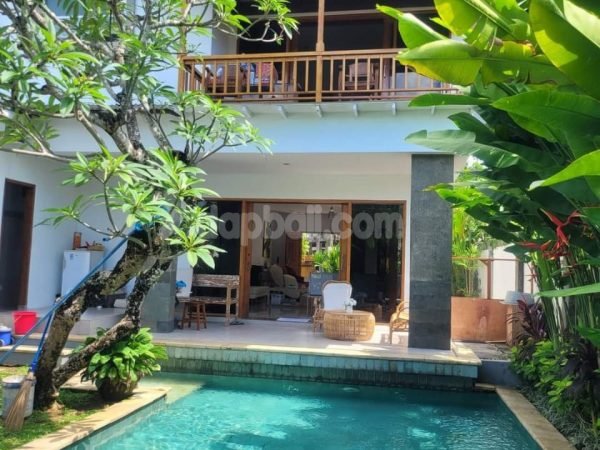 30395-Luxury villas for sale in a relaxed neighborhood of Umalas, Kerobokan, Bali