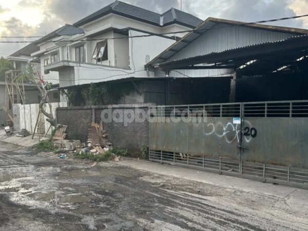 37090 - A warehouse with an office for lease in Kerobokan