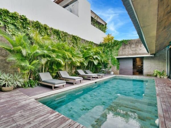 47380 -  5 Bedroom Luxury Villa For Sale Near Nelayan Beach, Canggu