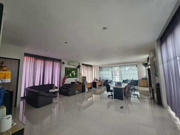 49755 - Office & Warehouse Building for Lease in Pemogan, Denpasar – Large Land, Strategic Access