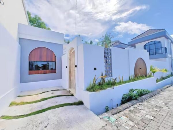 49361 - Brand-New Mediterranean–Santorini Style Villa for Sale in an Exclusive Nusa Dua Cluster