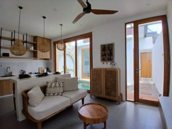 50120 - Leasehold Villa For Sale – Kerobokan Area near Batu Belig Beach