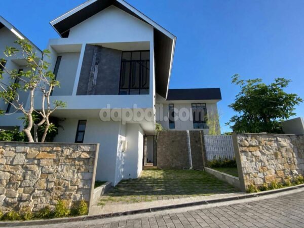 51840 - 3-Storey Tropical Luxury Villa for Sale at Cemagi | 3 Bedrooms | 200m to Cemagi Beach