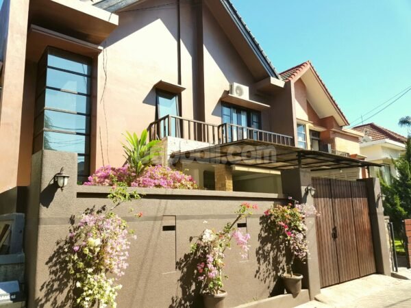 51933 - House for Sale in Sesetan South Denpasar with 3 Bedrooms in a Secure Residential Estate
