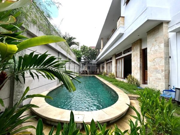 52246 - 4 Bedroom Villa for Sale in Seminyak