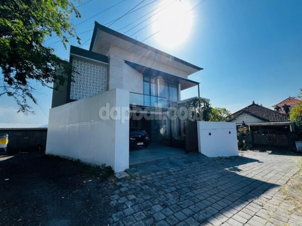 52289 - 4 Bedroom House for Sale in North Denpasar
