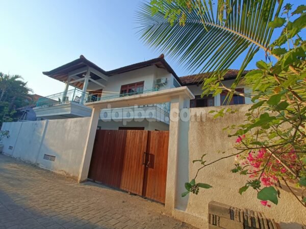 54673 - 280 sqm 7-Bedroom Corner House for Sale: Strategic Residential Investment in Sidakarya Near Sanur